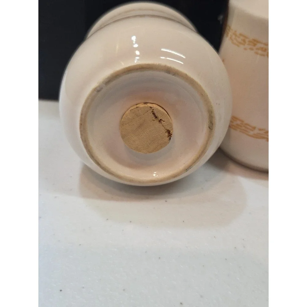 Vintage Ceramic Salt & Pepper Shakers Beige with Gold Pattern Retro Kitchen Deco